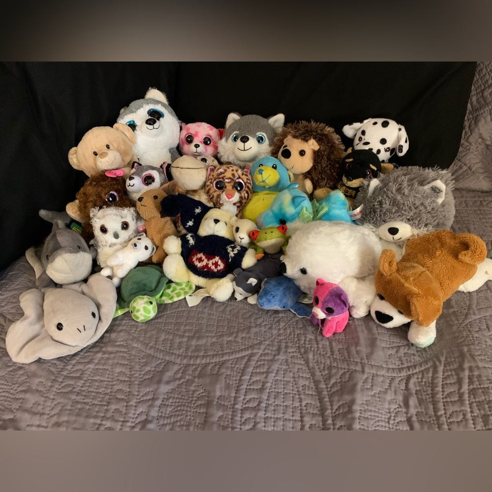 28 Assorted stuffed animals bundle